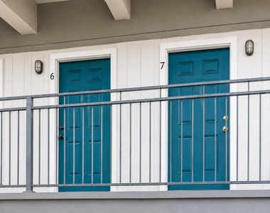 2414 Mimosa Drive - Photo Thumbnail 10