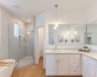 7613 Victory Reserve Street - Photo Thumbnail 11