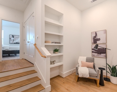 7613 Victory Reserve Street - Photo Thumbnail 24