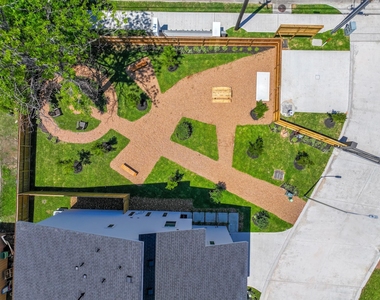 7613 Victory Reserve Street - Photo Thumbnail 42