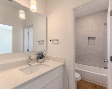 7613 Victory Reserve Street - Photo Thumbnail 19