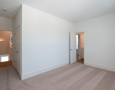 7613 Victory Reserve Street - Photo Thumbnail 17