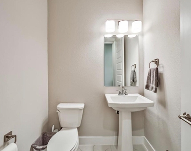 13219 S Salmon River Circle - Photo Thumbnail 29