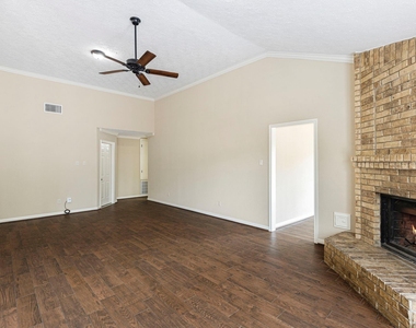 21435 Deerhaven Drive - Photo Thumbnail 5