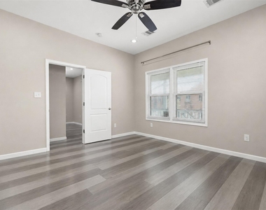 1028 Avenue K - Photo Thumbnail 15