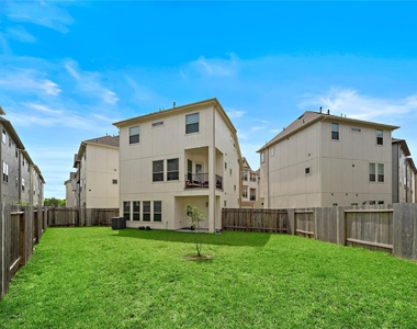2009 Royal Landing Drive - Photo Thumbnail 19