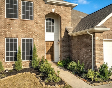 135 San Bernard Drive Drive - Photo Thumbnail 1