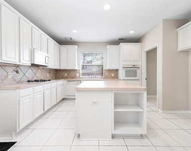 7902 Feather Springs - Photo Thumbnail 16