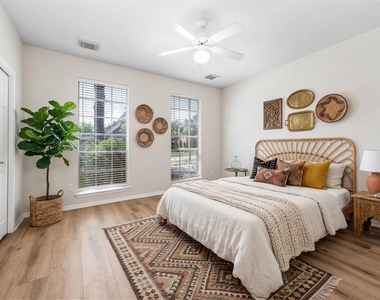 7902 Feather Springs - Photo Thumbnail 22