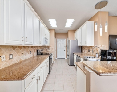 203 W Stedhill Loop Loop - Photo Thumbnail 14