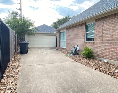 2222 Alberton Lane - Photo Thumbnail 25