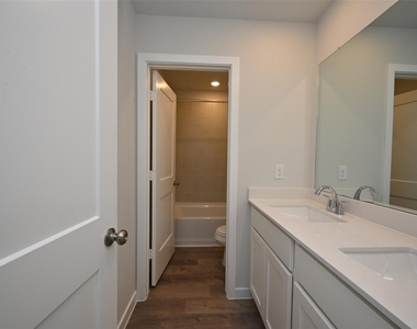 3919 Accolade Crossing - Photo Thumbnail 27