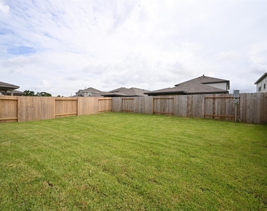 3919 Accolade Crossing - Photo Thumbnail 32