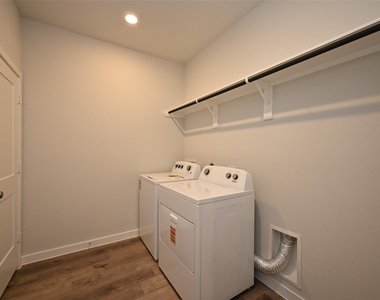 3919 Accolade Crossing - Photo Thumbnail 5