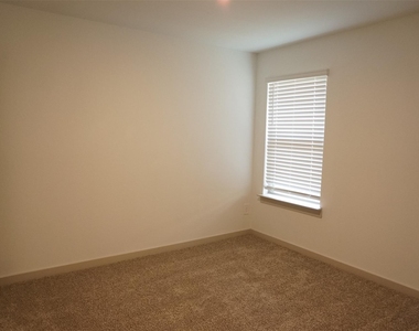 3966 Canyon Shore Lane - Photo Thumbnail 14