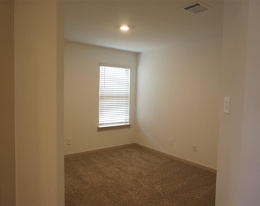 3966 Canyon Shore Lane - Photo Thumbnail 13