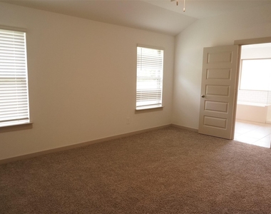 3966 Canyon Shore Lane - Photo Thumbnail 16