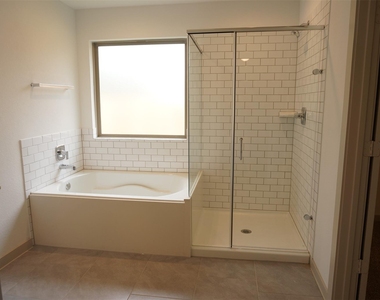 3966 Canyon Shore Lane - Photo Thumbnail 20