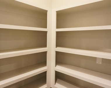 3966 Canyon Shore Lane - Photo Thumbnail 10