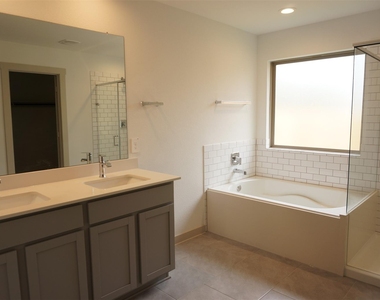 3966 Canyon Shore Lane - Photo Thumbnail 18