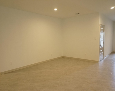 3966 Canyon Shore Lane - Photo Thumbnail 3