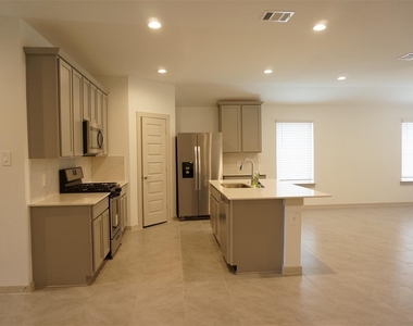 3966 Canyon Shore Lane - Photo Thumbnail 5