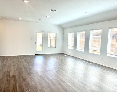 17477 Rosewood Manor Lane Lane - Photo Thumbnail 3
