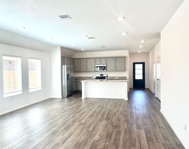 17477 Rosewood Manor Lane Lane - Photo Thumbnail 4
