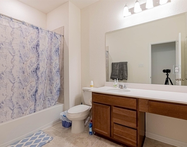 2114 Damasi Ln - Photo Thumbnail 30
