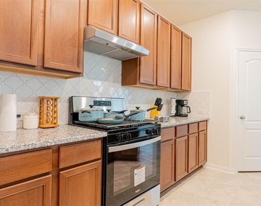 2114 Damasi Ln - Photo Thumbnail 15
