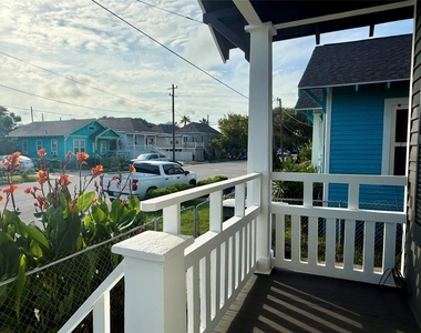 1924 26th Street - Photo Thumbnail 3