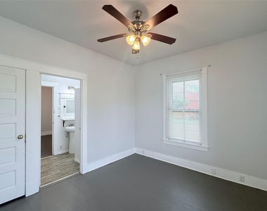 1924 26th Street - Photo Thumbnail 20