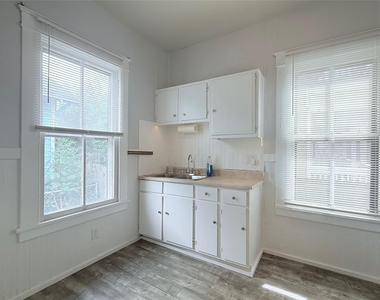 1924 26th Street - Photo Thumbnail 13