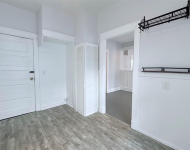 1924 26th Street - Photo Thumbnail 15