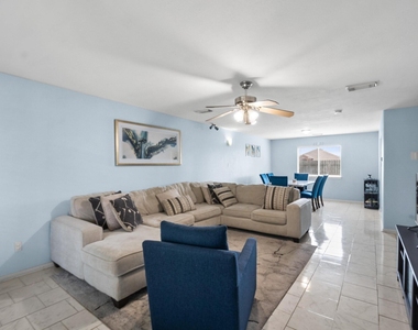 13723 Anwar Drive - Photo Thumbnail 5
