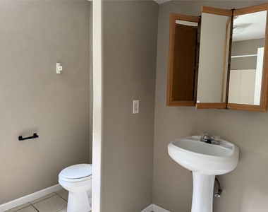 6005 Beech Drive - Photo Thumbnail 15