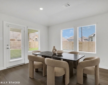 2634 Chivalry Lane - Photo Thumbnail 20