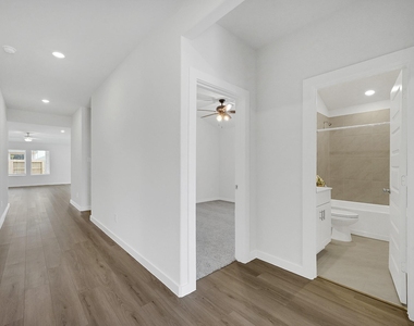 2634 Chivalry Lane - Photo Thumbnail 8