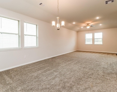 14735 Country Club Road - Photo Thumbnail 5