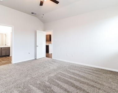 14735 Country Club Road - Photo Thumbnail 9