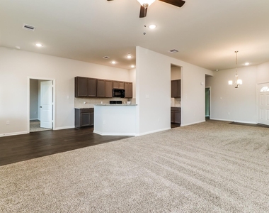 14735 Country Club Road - Photo Thumbnail 3