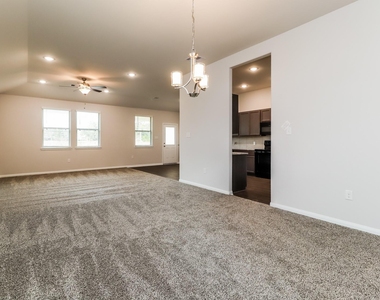 14735 Country Club Road - Photo Thumbnail 4