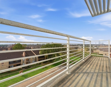 6955 Turtlewood Drive - Photo Thumbnail 17