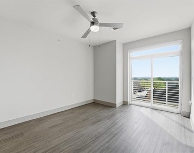 6955 Turtlewood Drive - Photo Thumbnail 4
