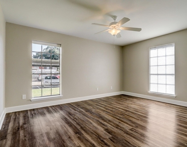 10101 S Gessner Road - Photo Thumbnail 9