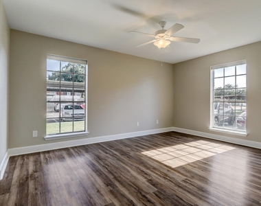 10101 S Gessner Road - Photo Thumbnail 10