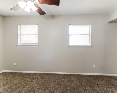 5014 Hasie Drive - Photo Thumbnail 8