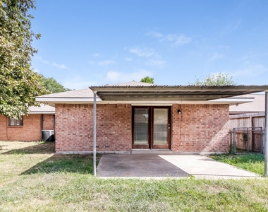 5014 Hasie Drive - Photo Thumbnail 12
