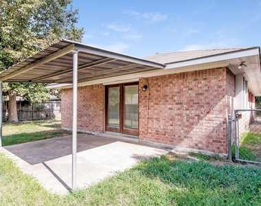 5014 Hasie Drive - Photo Thumbnail 14