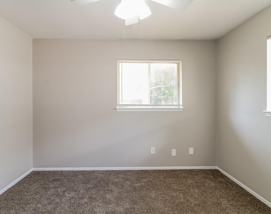 5014 Hasie Drive - Photo Thumbnail 9